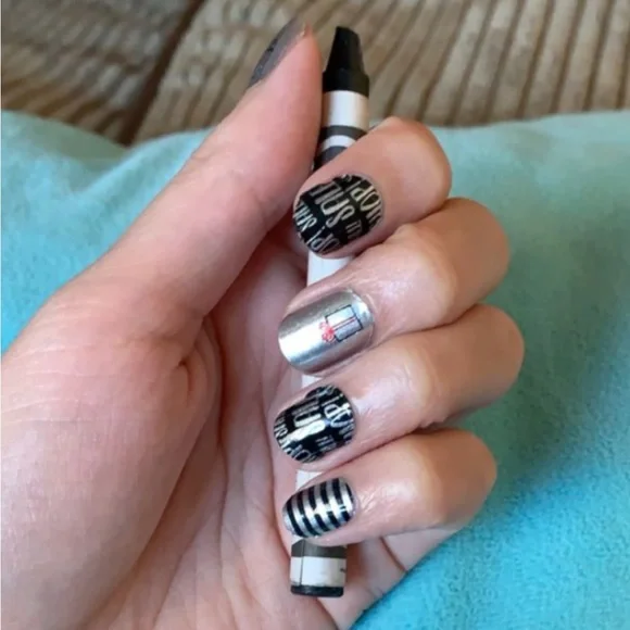 *Retired, HTF* Color Street: Shop Dead Gorgeous | Black Red Silver Stripes Gift - Picture 2 of 8